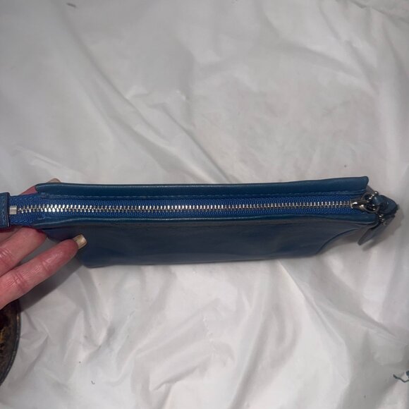 Coach Vintage Navy Blue Clutch - Picture 3 of 13